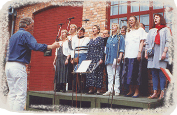 Extrasalt sjunger vid Skansens museiverkstad
